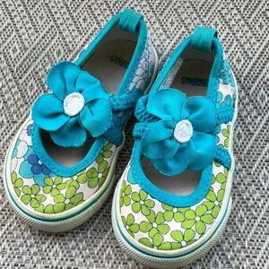 Gymboree little girl floral shoes size 4 (12- 1 8M)